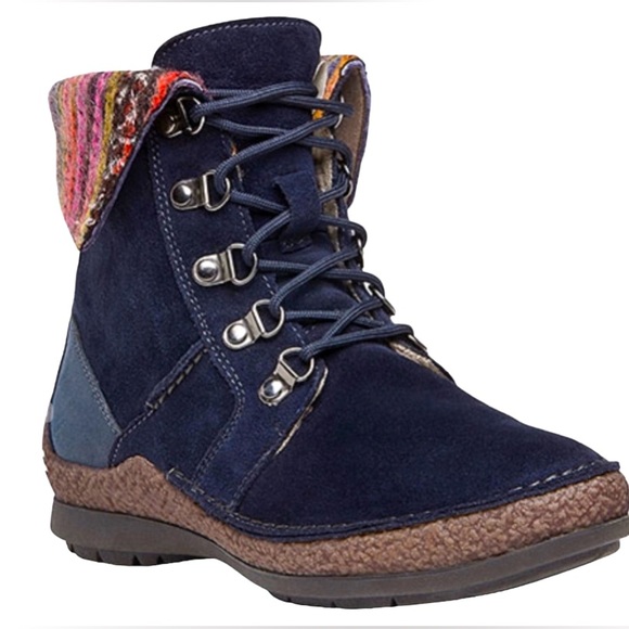 dayna hiking boot